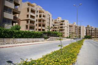 شقه للايجار بكمبوند الريهام بمدينة 6 اكتوبر 95م