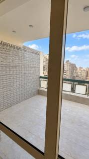 شقه للايجار بالمهندسين قانون جديد دور ارضي بمدخل خاص 770م بحديقه السعر فرصه