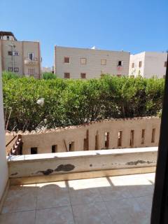 شاليه للبيع بقريه مصر الجديده الساحل الشمالي بحديق